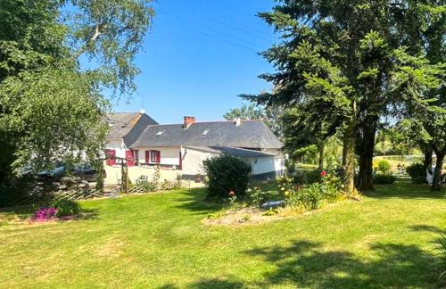 Maison charmante à Ombrée d'Anjou avec jardin et terrasse