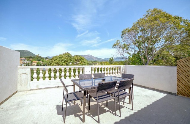 Maison de 3 chambres a Ajaccio avec magnifique vue sur la montagne jardin clos et WiFi a 5 km de la plage