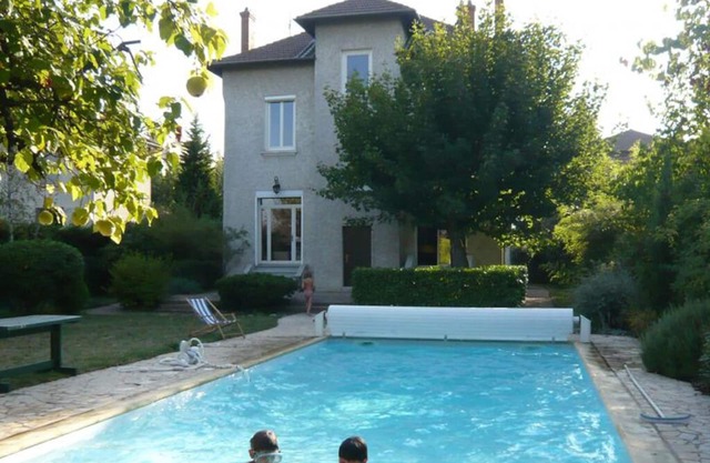 Maison de Famille Avec Piscine à Louer en Août