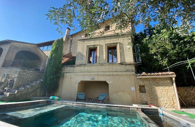 Maison en Pierre 190 m2 Uzès Piscine Plein sud Avec Superbe vue sur les Vignes