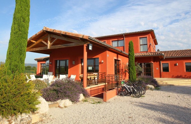 Maison de vacances spacieuse | 2 piscines et sauna