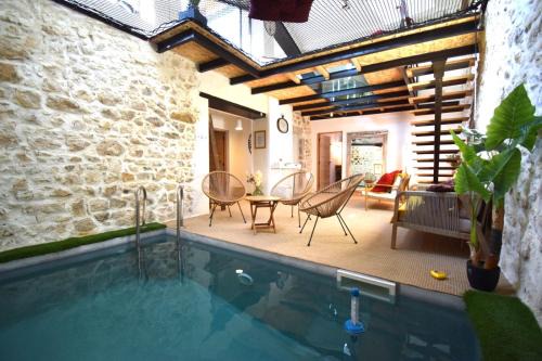 Maison piscine privée Uzès