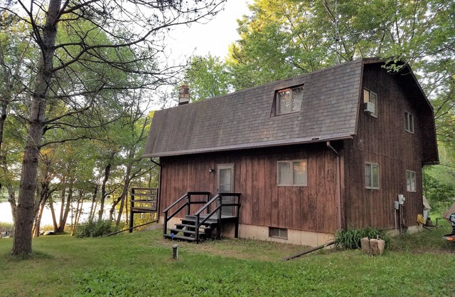 Making memories at the lake house, dogs alwd Dells 30 min away TRH Lic 9368