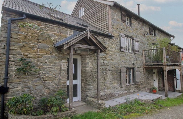 MALT HOUSE, family friendly in Bishop's Castle