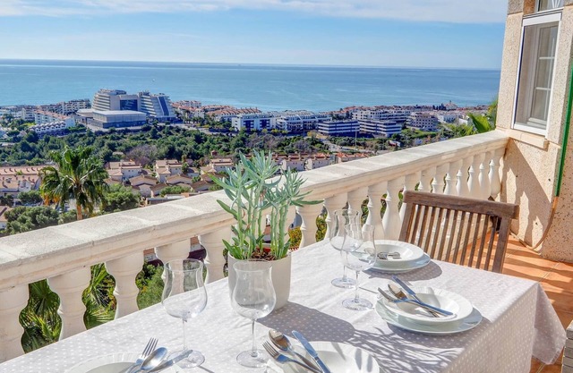 Malvasia Family Sea View Apartment by Hello Homes Sitges