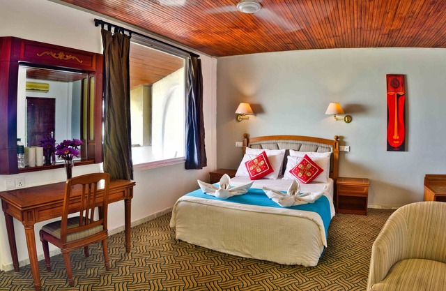 mamas coral beach hotel