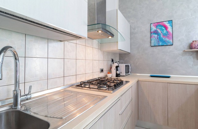 Mameli Apartment - Two Bedroom Apartment, Sleeps 4