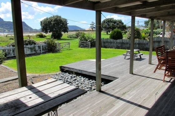 Manaia View Bach - One Tree Point Bach