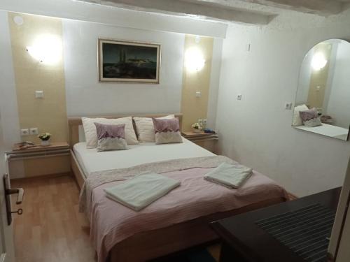 Mandici Apartment