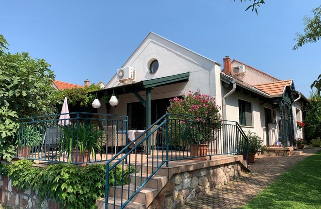 Mandula House