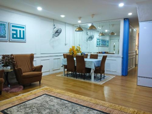 ManMai Homestay Mesra Solat Double Storey