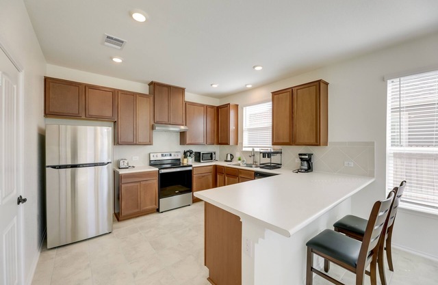 Manor Vacation Rental w/Yard: 17 Mi to Austin!