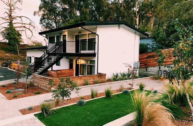 Manresa Surf House 1 bedroom Sleeps 4 unit #2