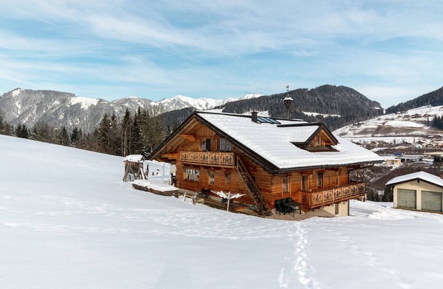 Mansion in Eben near Ski Salzburger Sportwelt