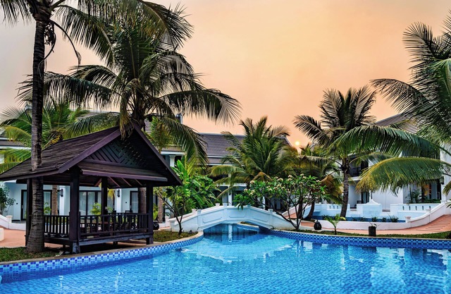 Manyo Hotel and Resort