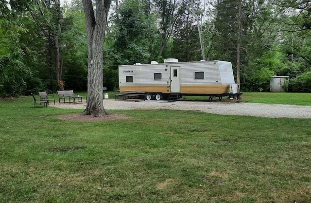 Marblehead Camper 200 Yards From Water!