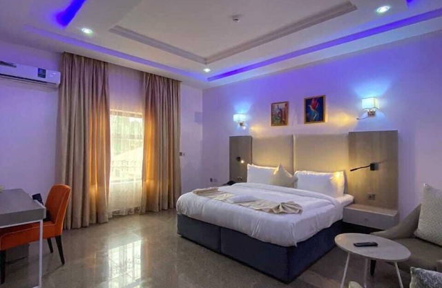 Marchforte-Courtyard Hotel