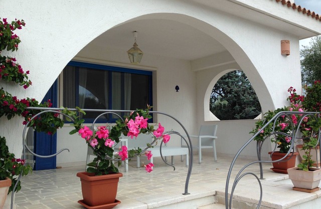 MARESOLE HOUSE