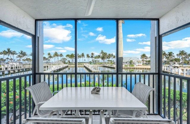 Marina Villa 705- Brand New To Rental Program!