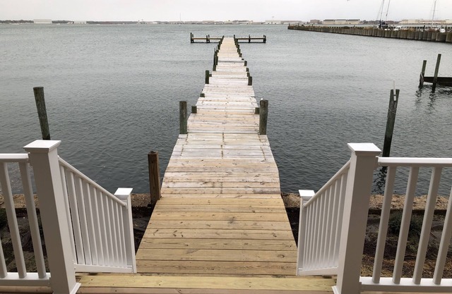 Mariners Cove 4 Bedroom Cottage by RedAwning