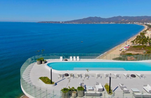Marítima Playa Beach front Condo with great views