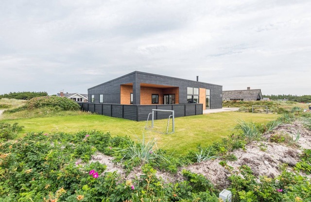 "Marius" - 400m from the sea by Interhome