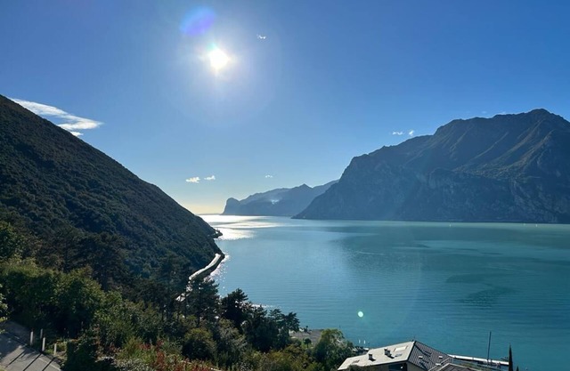 MAROCCHE APARTMENT, SURROUNDED BY NATURE WITH A VIEW OF LAKE GARDA