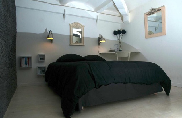 MarseilleCity - Loft Side Room