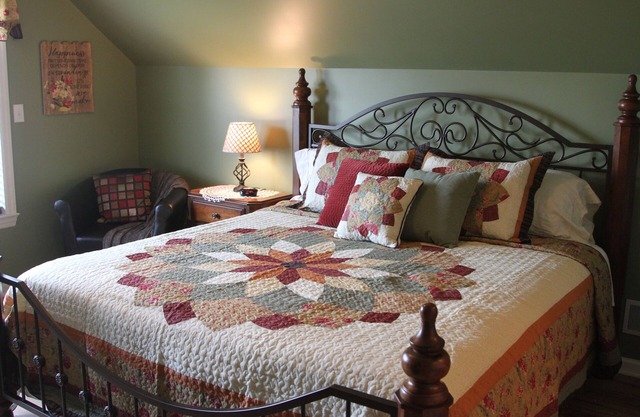 Martha's Guest Suite: Less than 3 miles from Sight and Sound Theater.