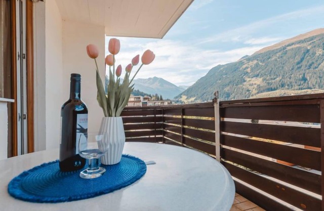 Martini by Interhome