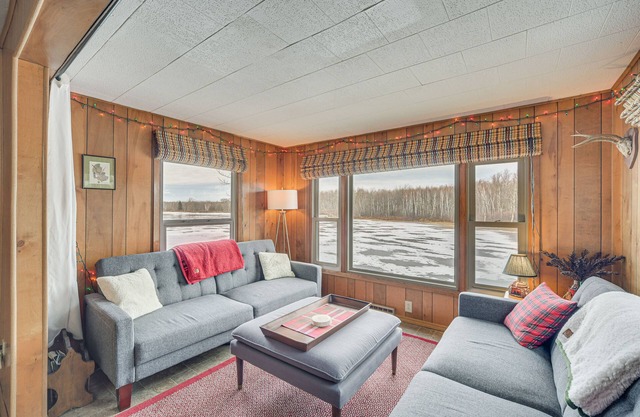 Mason Cabin w/Private Dock on Marengo Lake!