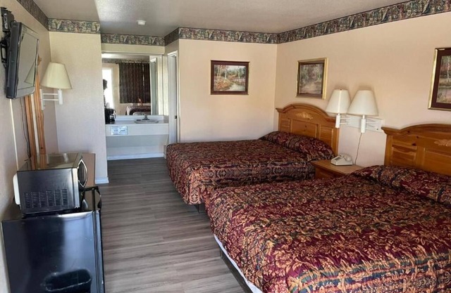 Mathis Stay Near Local Restaurants and Lake Corpus + Parking