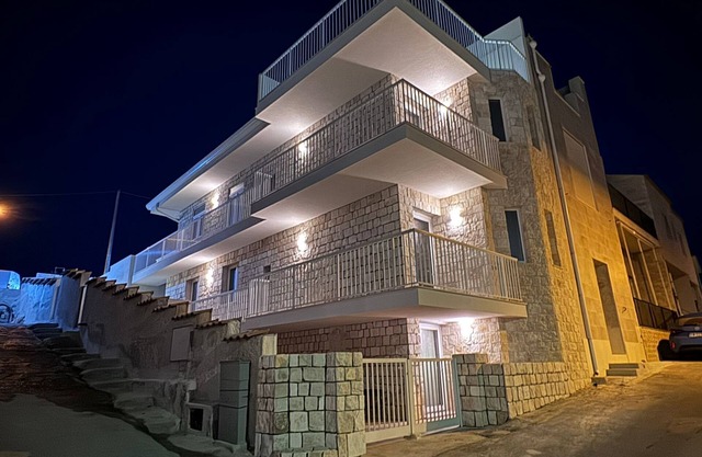 MAVI apartment 2 MIN WALKING DISTAN from the SEA, terrace with sea view.IDROMASS
