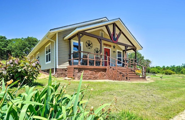 McAlester Cottage with 30 Private Acres and Ponds!