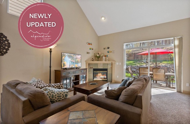 Meadowbrook Dr | Century West, private hot tub, pet (dog) friendly