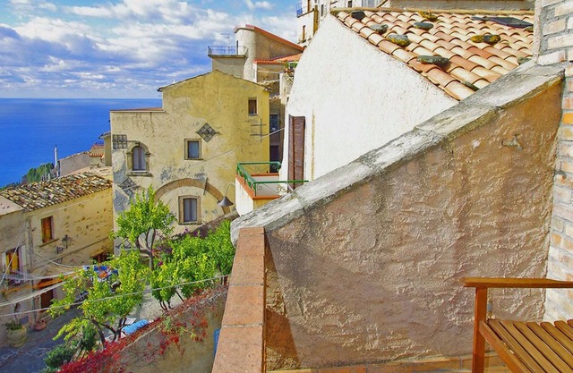 Medieval village of Calabria and Ecotourism, tradition and culture, sea and nature .