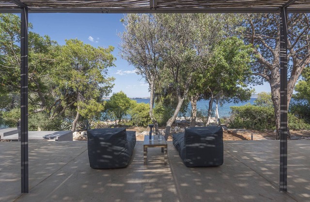 "Megara on the Beach" Villa