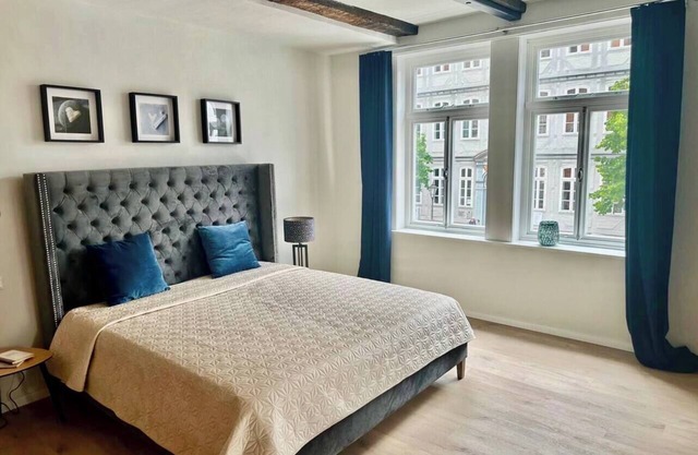 MEL&BENS Town Hall Suite | Old Town | Parking Option