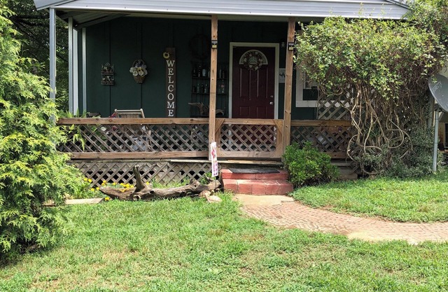Mel’s Country Cottage