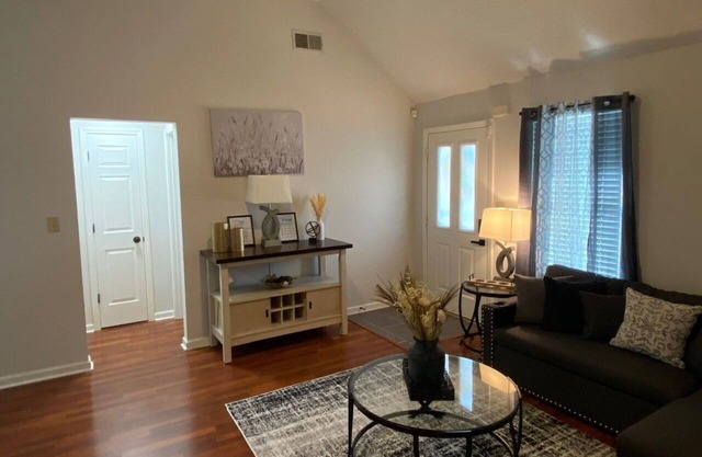 Memphis Retreat - Near Shelby Farms