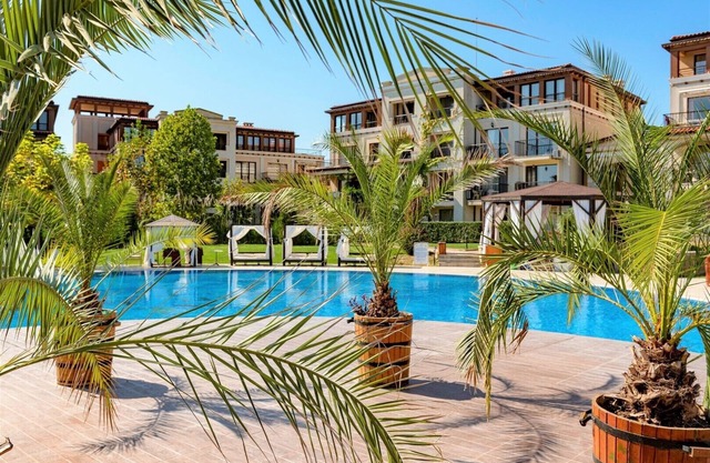 MENADA * GREEN LIFE * Studio with Terrace by the Pool