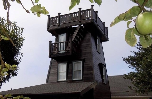 Mendocino Village Water Tower - Ocean & Garden Views