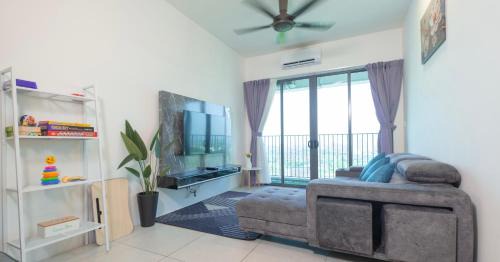 Meritus Suites - 8pax