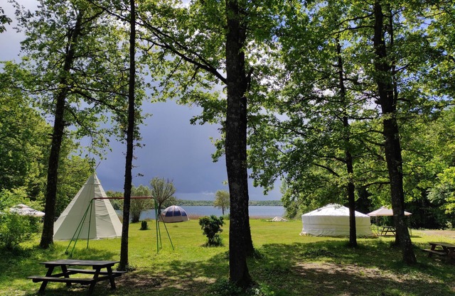 MESHUTES: the gite for unusual nights on the Lac du DER