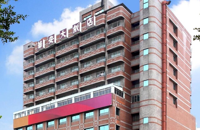 Metro Hotel - Howard Group