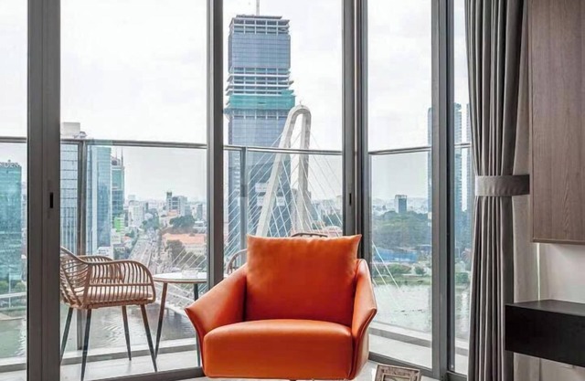 Metropole Luxury Riverside Apartment