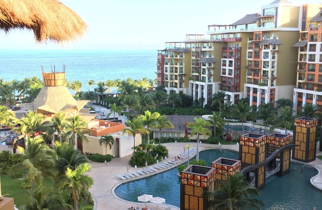 Mexican Paradise (Cancun, Mexico)
