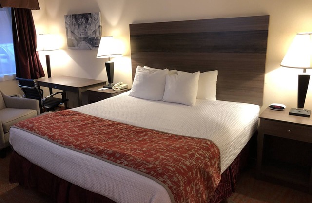 MHO Inn & Suites