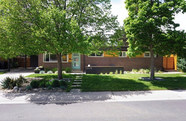 Mid-Century Gem, Yard + Parks +Walk to Olde Town
