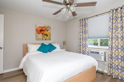 Midcentury Modern 2br Comfort Near The Greene!